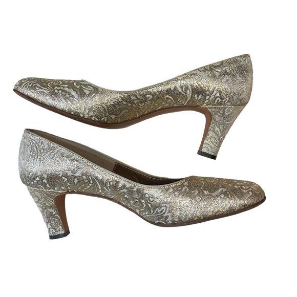 Huggins Shoes Dressy Heels Champagne Silver Gold Embossed Tapestry, size 6.5AAA - Picture 6 of 10